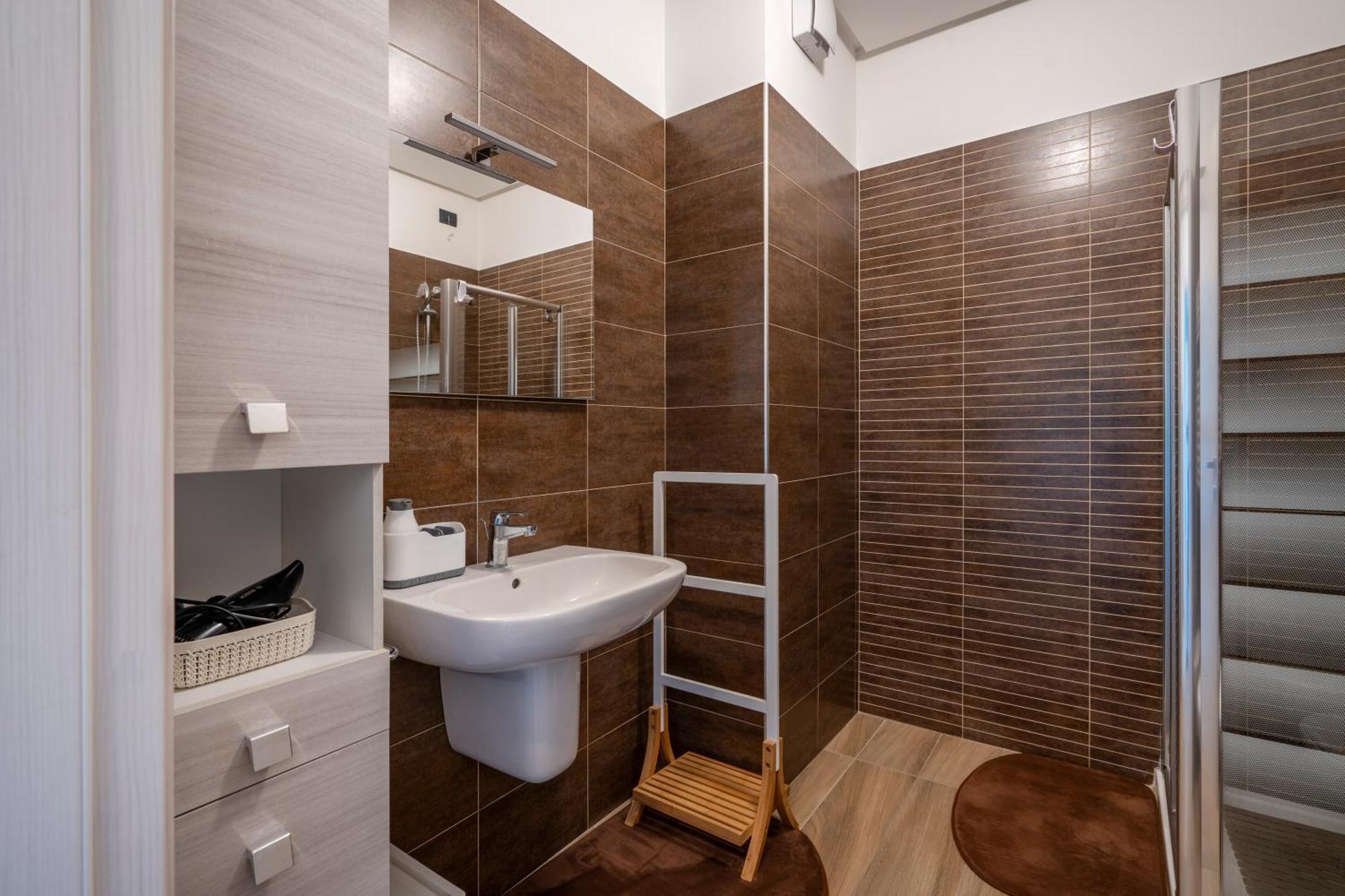 Kind Park - Sleek Apartment With Terrace & Parking Bari Exterior foto