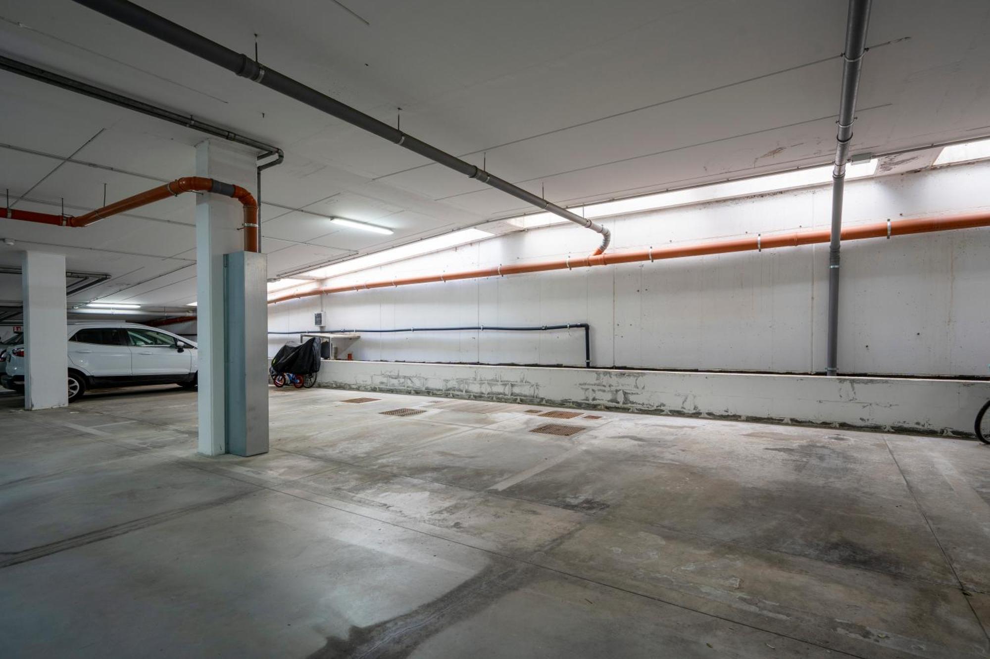 Kind Park - Sleek Apartment With Terrace & Parking Bari Exterior foto